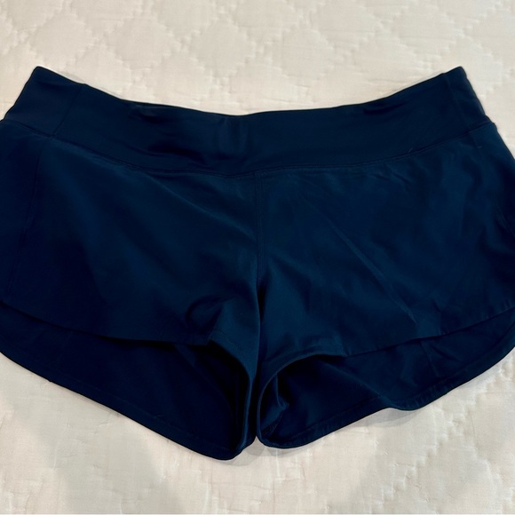 NAVY Lululemon Speed Up Low Rise 2.5in Shorts - Picture 4 of 5